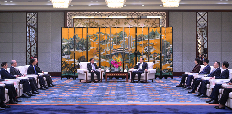王晓晖施小琳会见两岸企业家峰会<br>台湾方面理事长刘兆玄等重要嘉宾代表
