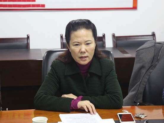 赵红丽同志代表省信访局党组,对选派到省信访局实践锻炼的10名同志