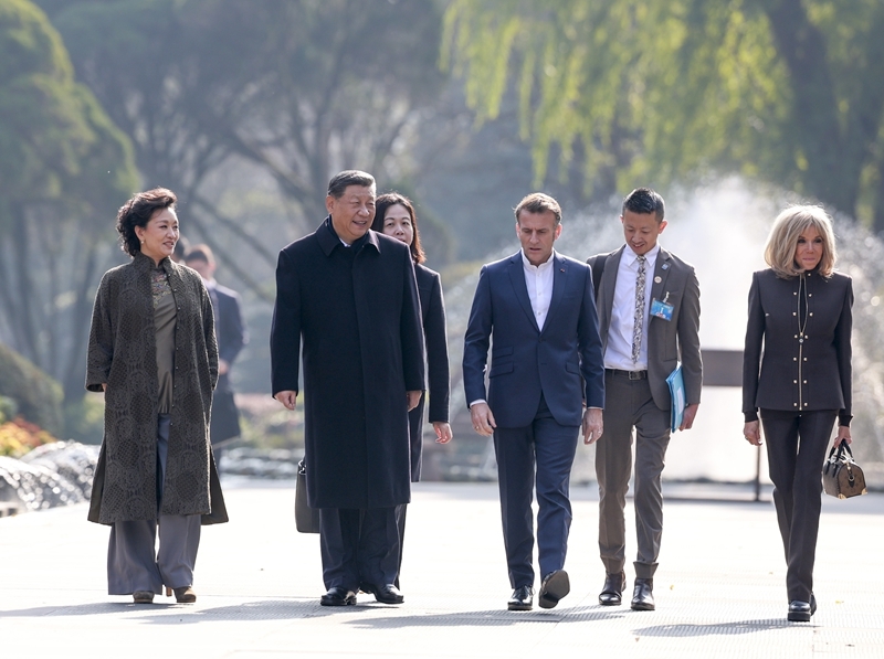 <CMSPRO_DOCUMENT FIELD='title'>
</CMSPRO_DOCUMENT>