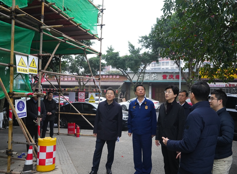 施小琳在成都眉山检查安全生产和消防安全工作时强调&ensp;<br>强化“一失万无”的责任意识落实落细防治措施&ensp;<br>坚决防范遏制重特大事故发生切实保障群众生命财产安全