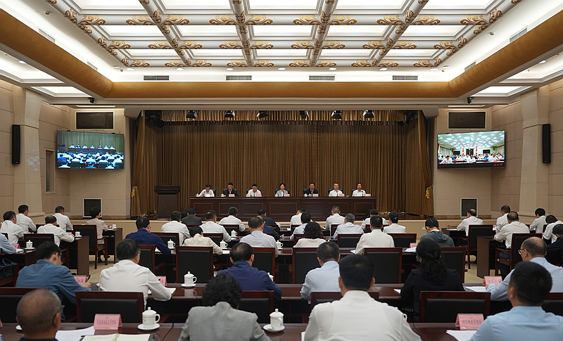 施小琳在省安委会2025年第四次全体成员会议暨全省安全生产、森林草原防灭火工作视频会议上强调 <br>压实责任落细措施筑牢高质量发展安全防线 <br>为“十四五”收官“十五五”开局营造安定有序环境